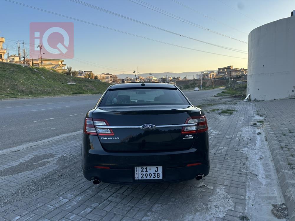 فۆرد تۆرەس